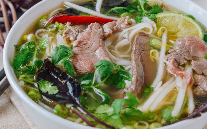 Loại lá dân dã ở Việt Nam nấu được nhiều món ngon, tại Mỹ bán 2 triệu/kg