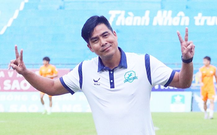 Trợ lý HLV Troussier dẫn dắt đội Công Phượng, Xuân Trường?