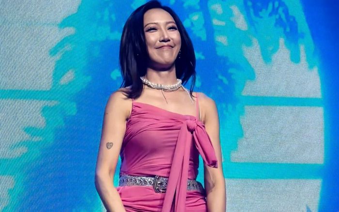 Bị khán giả chỉ trích hát dở tệ, nữ ca sĩ công khai căn bệnh giấu kín nhiều năm