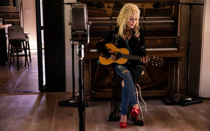 Nữ ca sĩ gạo cội dừng sáng tác nhạc sau khi chồng qua đời