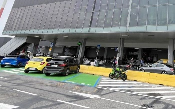 Người đàn ông tử vong vì bị hút vào động cơ máy bay đang cất cánh
