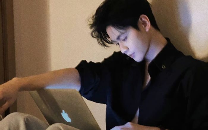 Chàng trai lương 6–7 triệu phân vân nhảy việc vì 'crush': Tình cảm hay sự nghiệp, nên chọn gì?