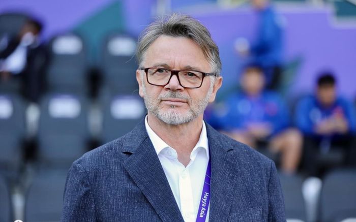 Nghịch cảnh dàn cầu thủ được HLV Troussier truyền giấc mơ World Cup