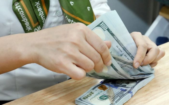 Tỷ giá USD hôm nay (13/7): Đồng USD tiếp đà bùng nổ