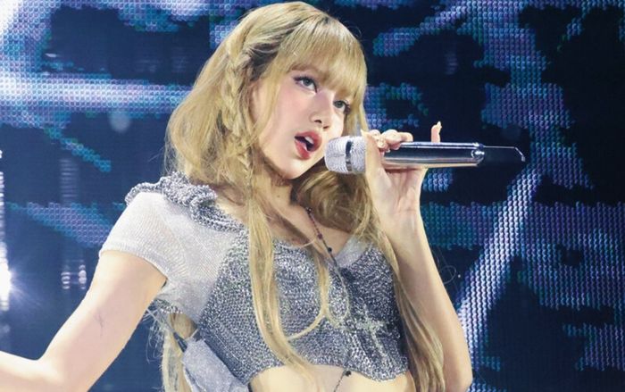 Mạng xã hội 'dậy sóng' với Lisa