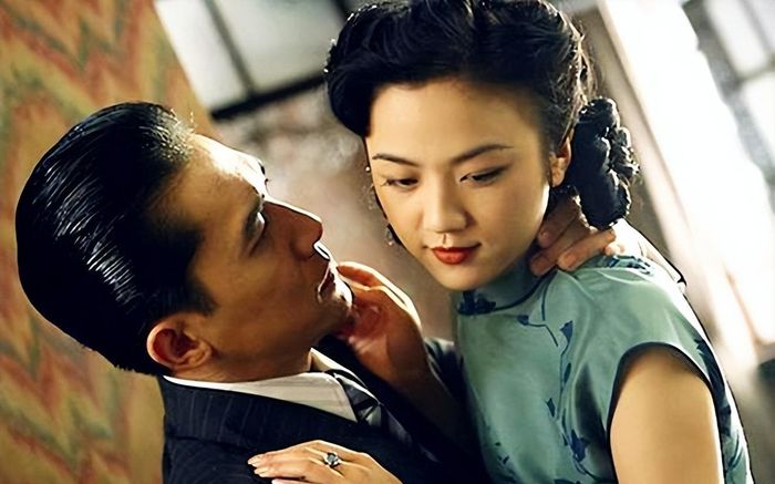 Điều chưa biết về phim 18+ Sắc Giới: Cảnh nóng là thật?