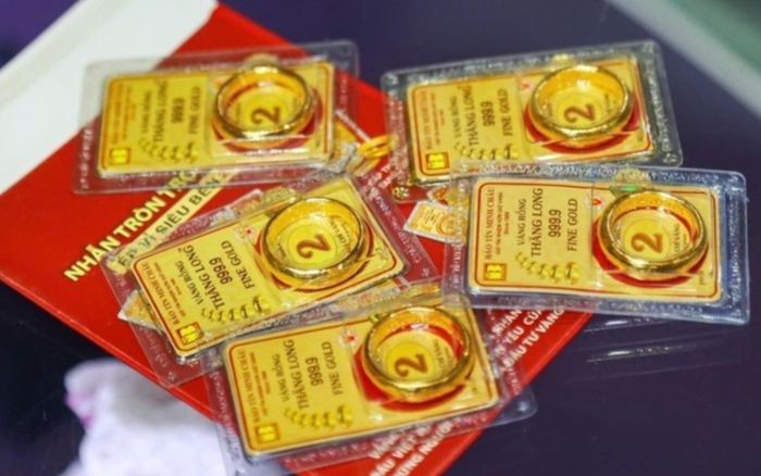 Giá vàng tăng mạnh, nhà đầu tư nên làm gì?