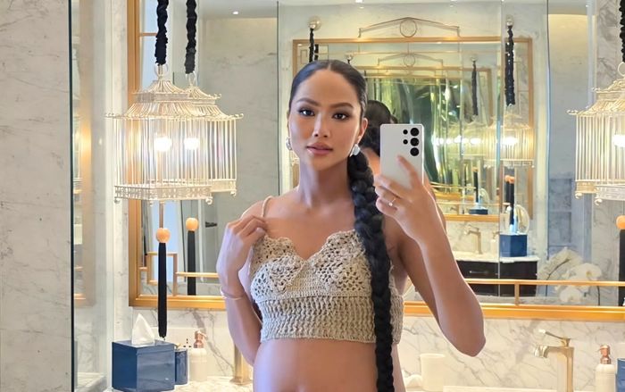 H'Hen Niê 'gây bão' với ảnh selfie nóng bỏng giữa thai kỳ