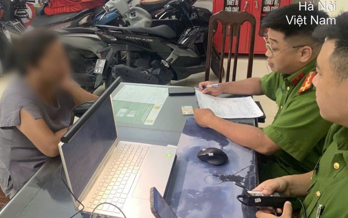 Danh tính người phụ nữ trông giữ xe trái phép tại khu vực nhà tang lễ Hà Nội