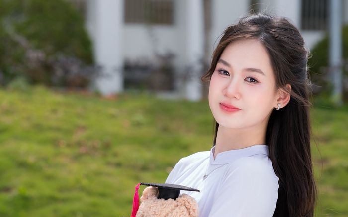 Nguyễn Lê Hiền Mai: Thủ khoa toàn quốc khối A00 và vẻ đẹp bền vững của trí tuệ