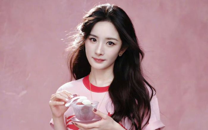 Dương Mịch gây chú ý khi hiếm hoi nhắc đến con gái đầu lòng