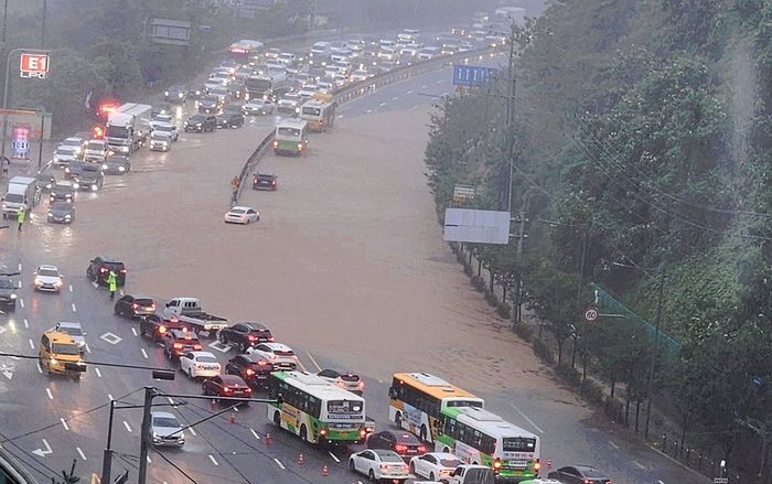 Lũ quét kinh hoàng tại Hàn Quốc: 4 người thiệt mạng, hàng nghìn hộ dân sơ tán khẩn