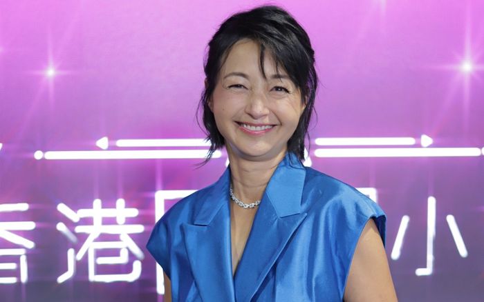 Nữ diễn viên nổi tiếng xuất hiện với gương mặt biến dạng