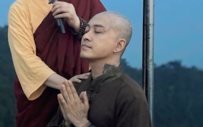 Tuấn Hưng đính chính thông tin đi tu