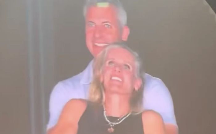 Nam CEO bị đình chỉ công tác sau vụ bê bối ngoại tình