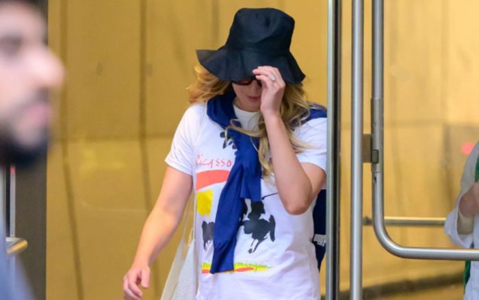 Kiểu giày mới lạ được Jennifer Lawrence nhiệt tình 'lăng xê'