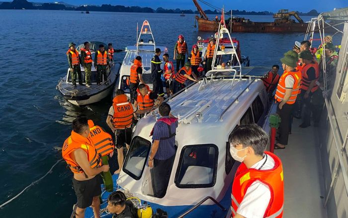 Cập nhật vụ lật tàu ở vịnh Hạ Long: 5 nạn nhân tử vong, hàng chục người mất tích