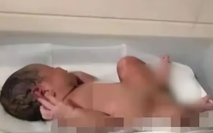 Xôn xao nữ sinh Đại học sinh con trong ký túc xá, đứa bé nặng 4,5kg