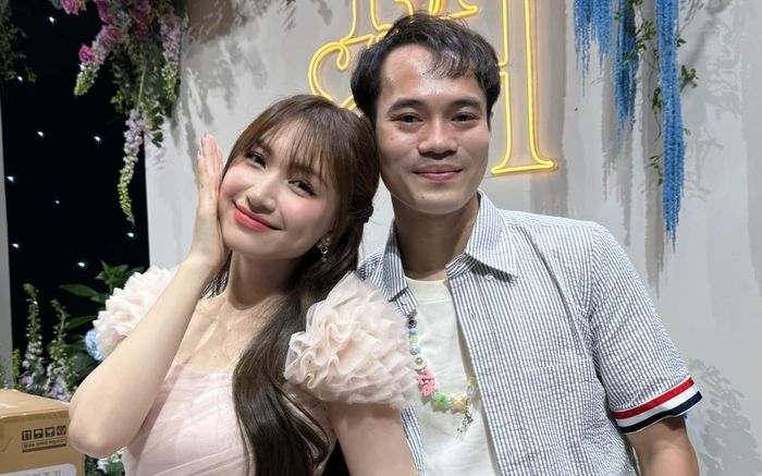 Em gái Văn Toàn tỏ thái độ bất ngờ về Hòa Minzy