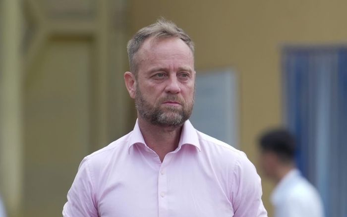 Cái hay của HLV Polking so với Troussier