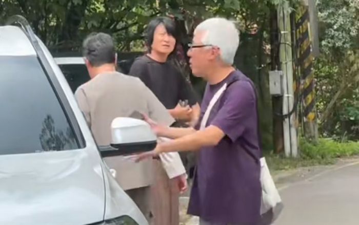 Nam ca sĩ hàng đầu showbiz giải nghệ rồi ở ẩn suốt 7 năm, nay già nua đến mức không thể nhận ra