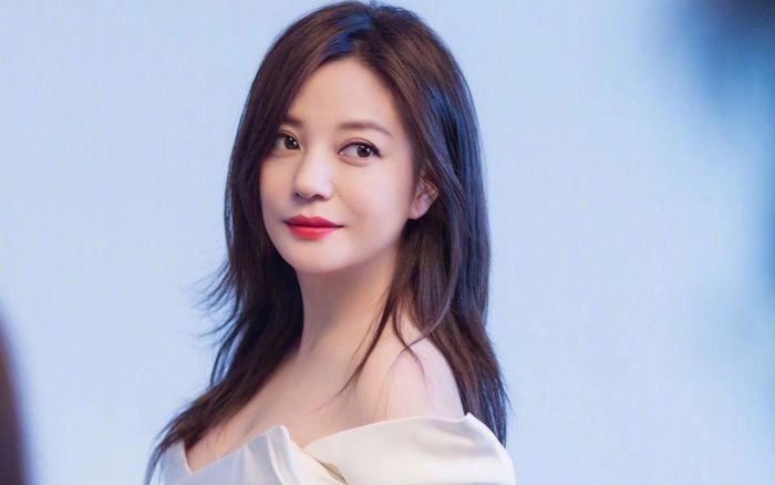 Triệu Vy rục rịch tái xuất ca hát hậu bị phong sát?