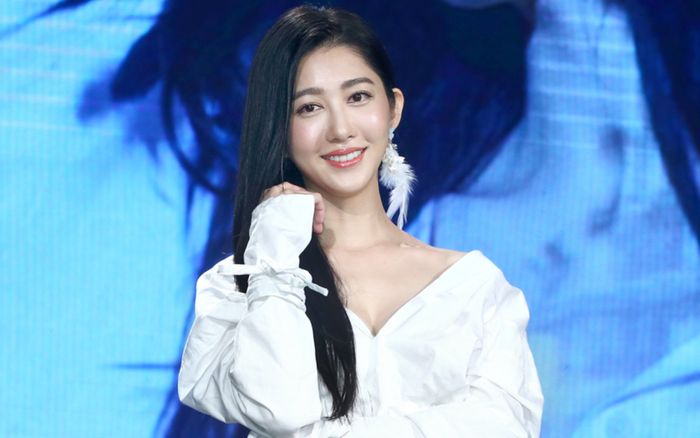 Nữ diễn viên khiến khán giả sốc vì tai nạn trứng nổ gây thủng giác mạc