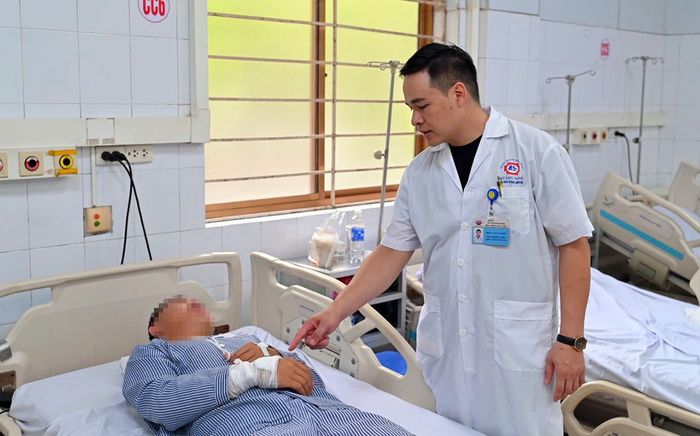 Thuyền viên duy nhất sống sót trong vụ lật tàu ở Quảng Ninh kể về 10 giây kinh hoàng