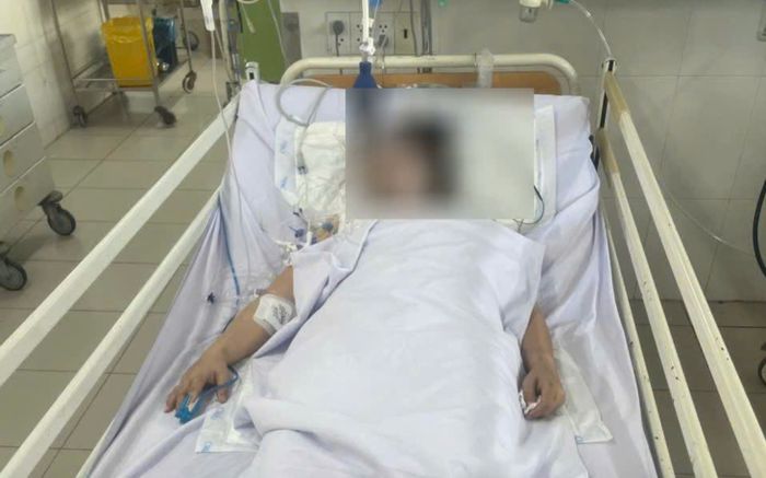 Cô giáo 50 tuổi ngất lịm khi đang ăn sáng, lý do phía sau khiến ai cũng bất ngờ