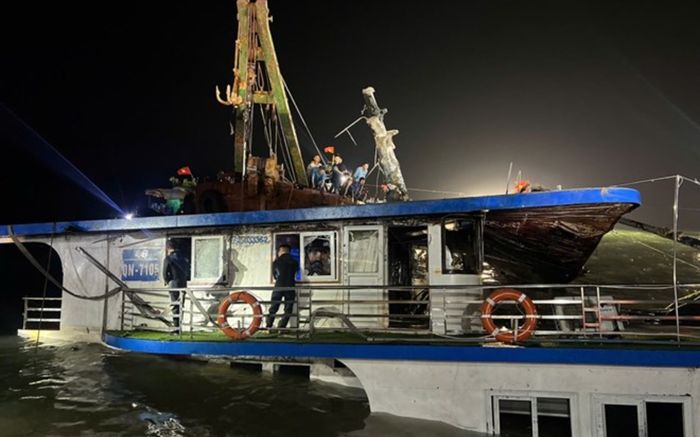 Lực lượng chức năng mất bao lâu để tiếp cận ứng cứu sự cố lật tàu ở Quảng Ninh?