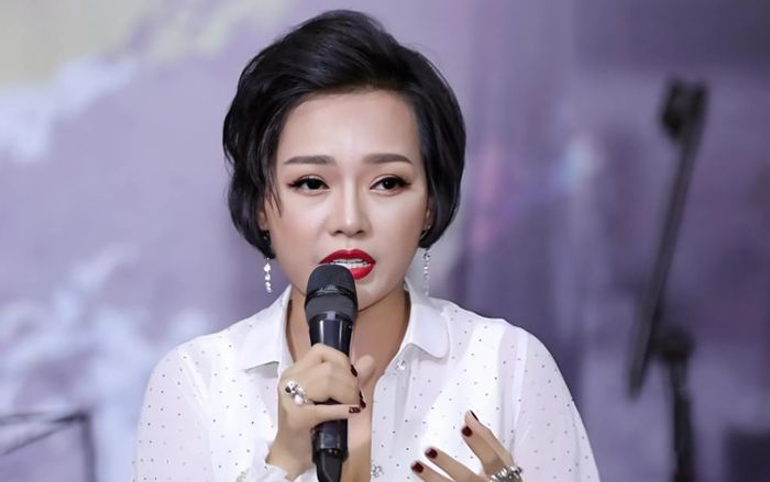 Nữ ca sĩ Việt xin lỗi vì nhầm lẫn tai hại liên quan đến vụ lật tàu ở Hạ Long