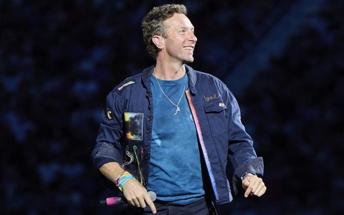 Đồng nghiệp công khai đá xéo Coldplay sau vụ 'kiss cam' khiến CEO tỷ đô mất chức