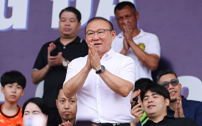 Đồng hương Nguyễn Xuân Son đến đội ông Park