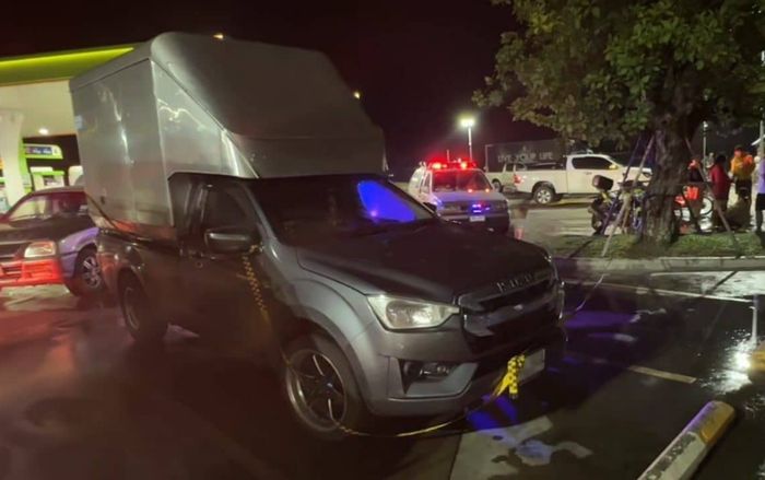 Tài xế xe tải vào đổ xăng, nhân viên cây xăng hãi hùng khi nhìn thấy thi thể dưới gầm xe