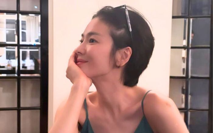 Nửa triệu người 'phát sốt' với vẻ gợi cảm của Song Hye Kyo