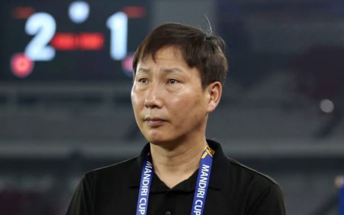 Bắt bài HLV Kim Sang Sik