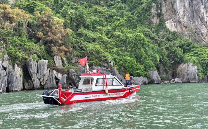 Tiếp tục tìm thấy một thi thể nữ sau vụ lật tàu du lịch trên Vịnh Hạ Long