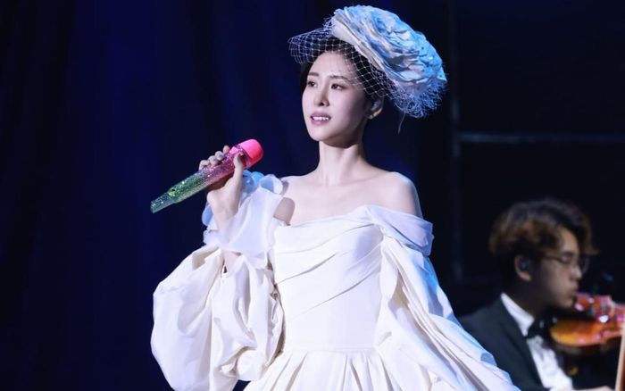 Trương Bích Thần mất quyền biểu diễn ca khúc nổi tiếng nhất sự nghiệp