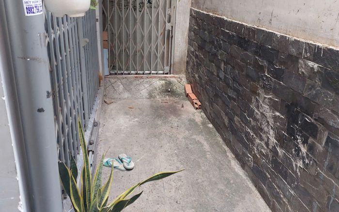 Phát hiện thi thể người phụ nữ giấu kín trong vali bốc mùi