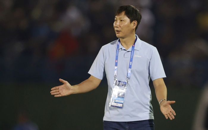 Indonesia thắng được HLV Troussier, có dọa nổi HLV Kim Sang Sik?