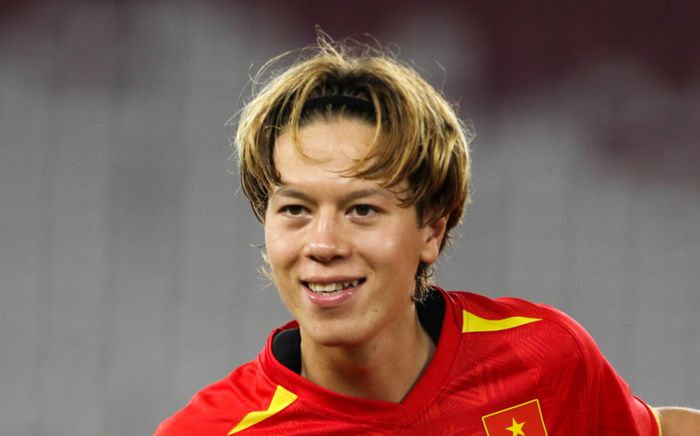 Tiền vệ Viktor Lê đã đúng