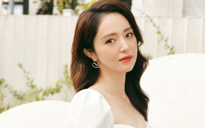 Nữ diễn viên ly thân chồng mới kém 9 tuổi chỉ sau 1 tháng kết hôn