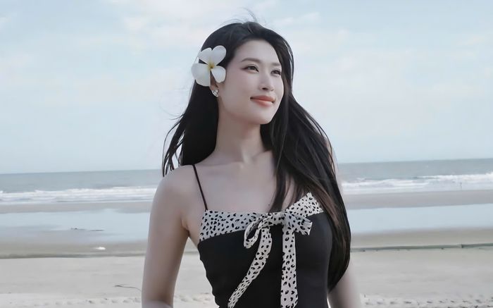 Hoa hậu Đoàn Thiên Ân nuột nà hơn xưa