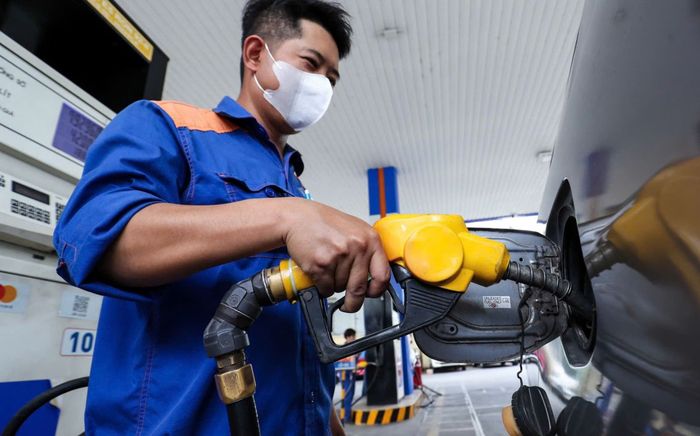 Giá xăng dầu hôm nay 29/7: Tăng cực mạnh