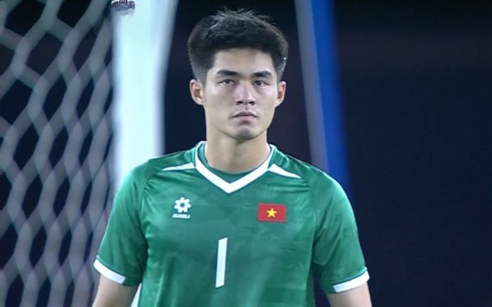 Thủ môn HAGL chơi quá hay trước U23 Indonesia