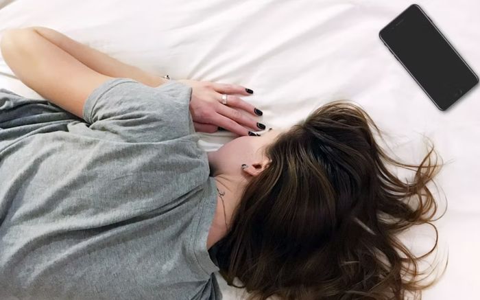 Buổi sáng vừa thức dậy, hành động quen thuộc này sẽ khiến não bộ bị ảnh hưởng