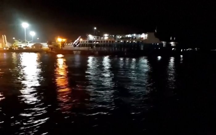 Lật phà giữa đêm khiến hàng chục người mất tích, công tác cứu hộ gặp khó khăn