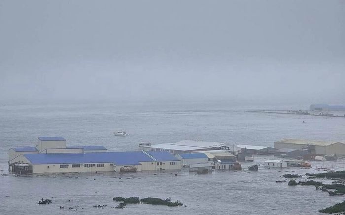 Sóng thần tấn công Nga và Nhật Bản