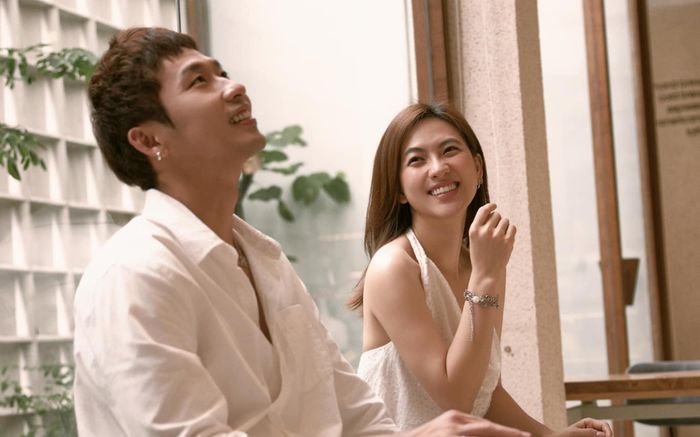 Rộ clip thân mật của cặp đôi Vbiz 5 lần 7 lượt vướng tin đồn 'phim giả tình thật'