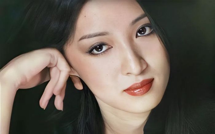Đệ nhất mỹ nhân showbiz ly hôn sau 90 ngày cưới, mẹ ruột từ mặt